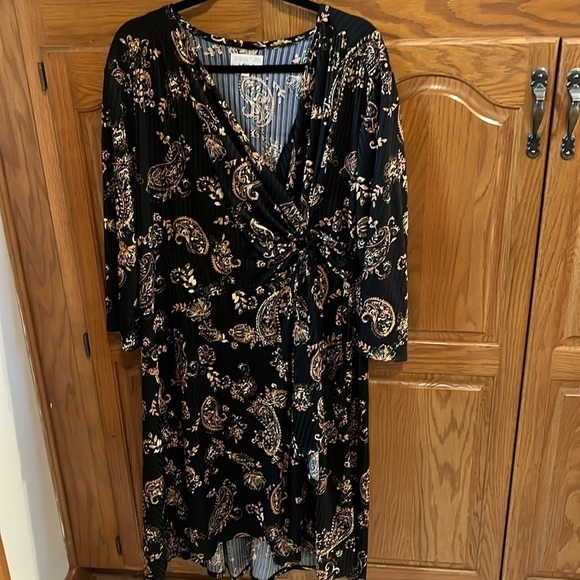 Signature by Robbie Bee Black Paisley Faux Wrap Dress - Picture 1 of 5